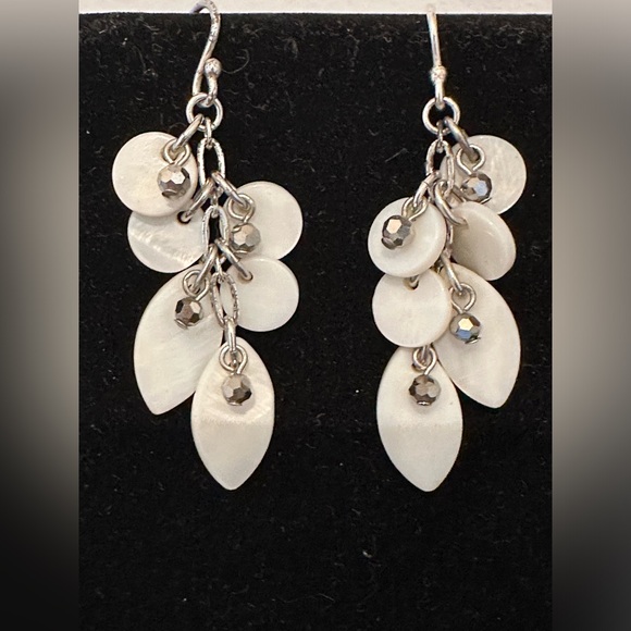 Stella & Dot Mother of Pearl Lariat Necklace & Earrings - Picture 5 of 5